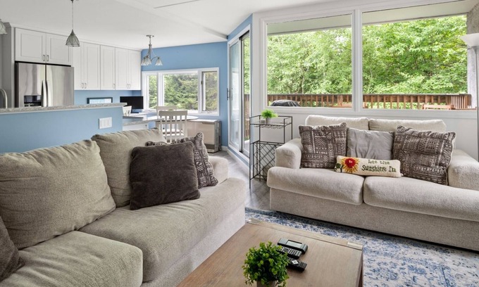 Warren Condo | Bridges Circle 2 Bedroom Condo by RedAwning