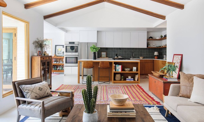Elmhurst Heights House | Bright and modern Austin home