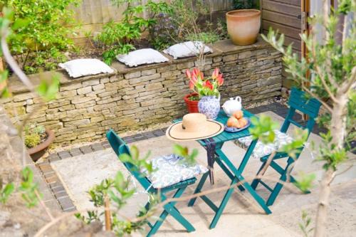 Painswick House | Bright & Beautiful Open Plan Coach House Painswick