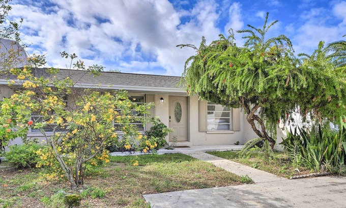 South Bradenton Villa | Bright Bradenton Villa: Close to Golf Course!