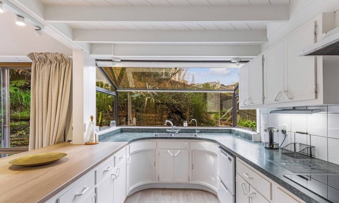 St. Heliers House | Bright & Breezy 2BR Garden View