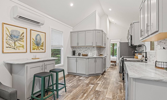 Fredericksburg Cabin | Bright Classic Cabin at the SKYE Texas Hill Country Resort!