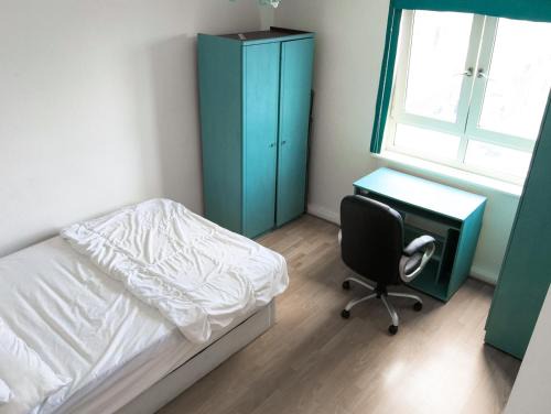 Bow House | Bright Double Room, Bow Road