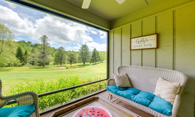 Franklin Villa | Bright Franklin Villa: Fireplace, Golf Course View
