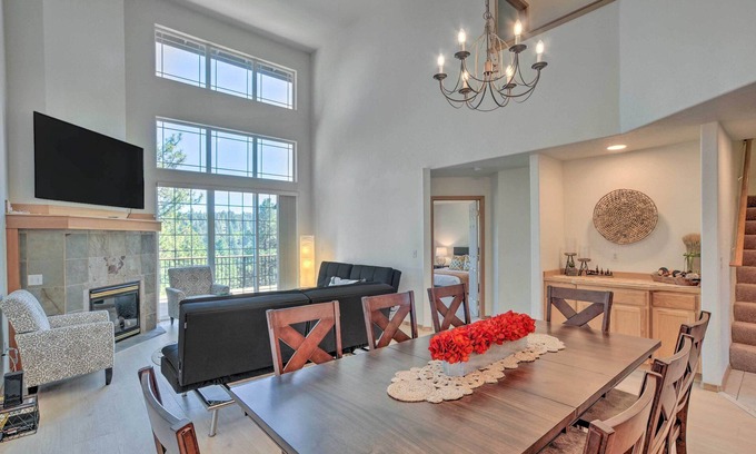 Klamath Falls House | Bright Klamath Falls Townhome w/Resort Perks