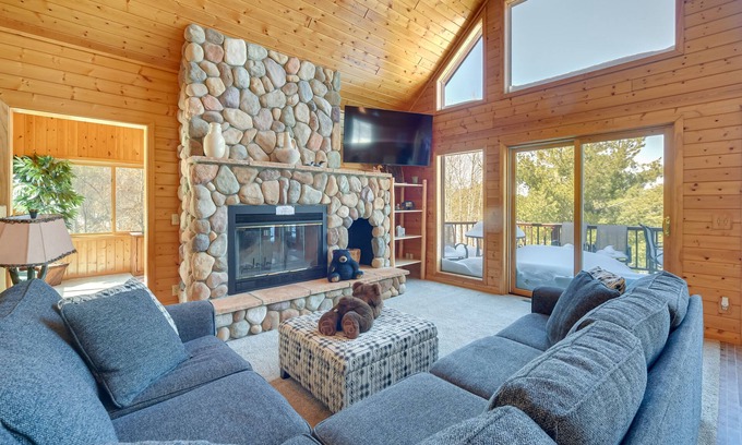 Minong House | Bright Minong Vacation Rental on Little Sand Lake!