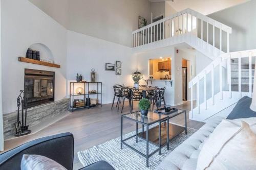 Mont-Tremblant Apartment | Bright & Modern Lac Tremblant Condo with Views