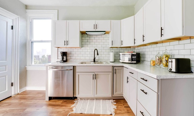 Pittsburgh Apartment | Bright Pittsburgh Apt, Walk to Grandview Ave!