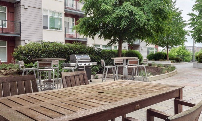 Downtown Apartment | Bright Redmond 2BR w/ Gym & W/D, near Marymoor Park, by Blueground