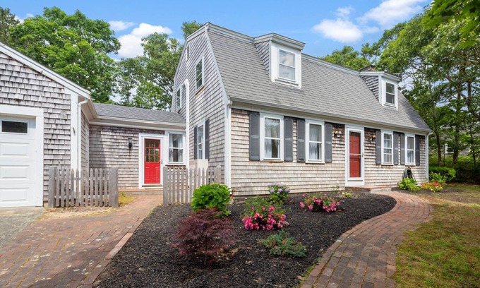 South Chatham House | Bright S. Harwich Home, Private Backyard, Close to Beaches, Bike Trail & Shops