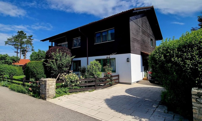 Piding Condo | Bright, spacious apartment (96m²) with mountain views and top furnishings