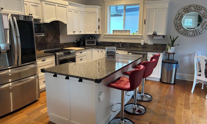 Victoria House | Bright Spacious Home w/Kids Areas