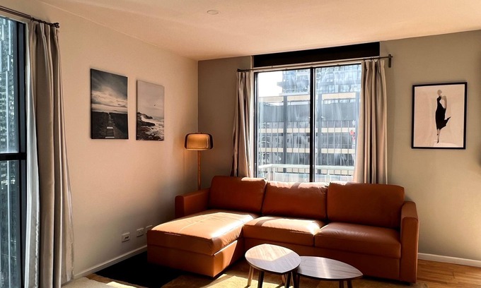 Carlton South Apartment | Bright Spacious Loft with Free Parking and Work Space