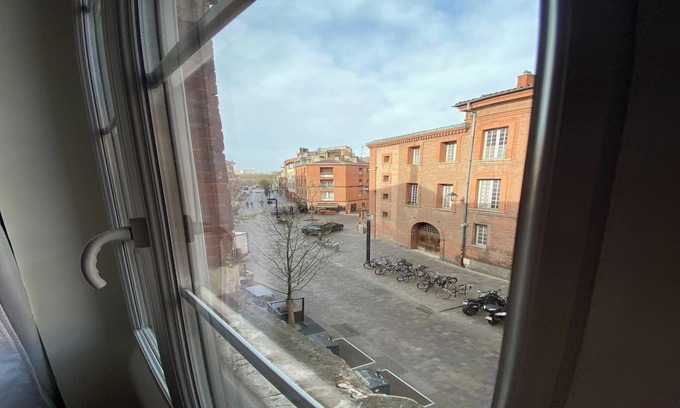 Toulouse City-Centre Apartment | Bright studio apartment near Capitole