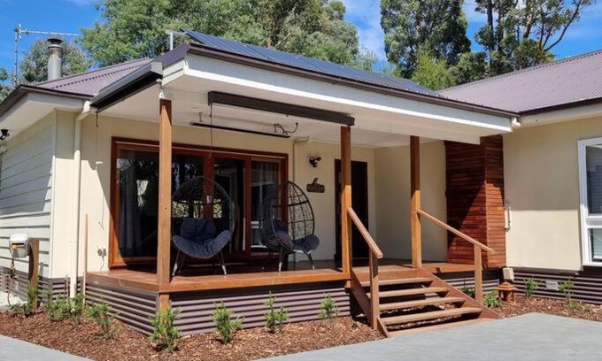Marysville House | Brighton Falls - Just a short stroll to Township..