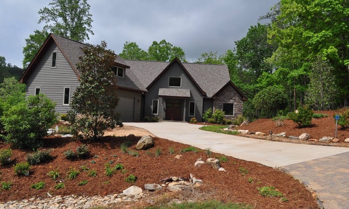 Mill Spring House | Brights Creek Southern Comfort Getaway (Gated Community 14.1 miles TIEC)