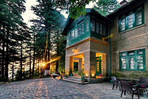 Dalhousie Hotel | Brij Villa, Dalhousie - A Colonial Luxury Retreat