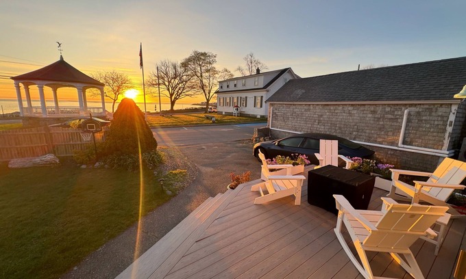 Rockport House | Brilliant Ocean Views. Two Cottages - One price.