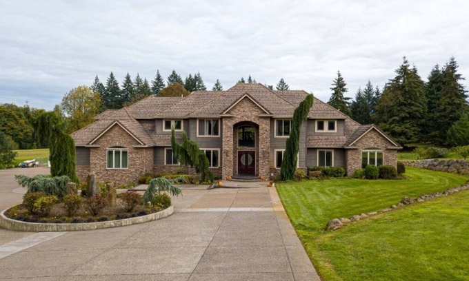 Ridgefield House | Bring the whole family to this spacious home!