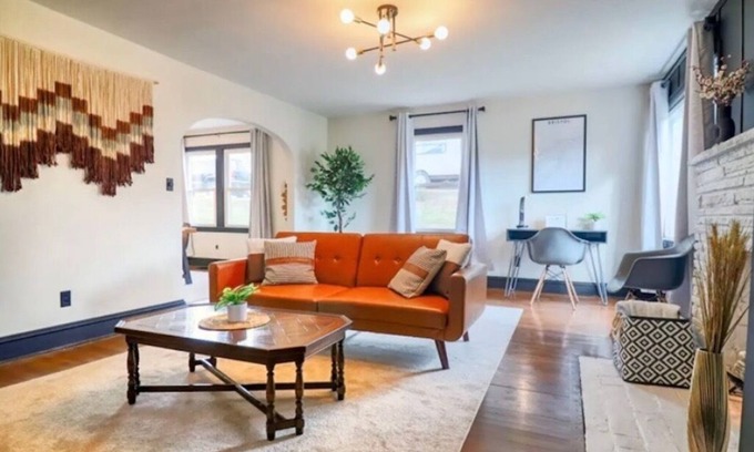 Bristol House | Bristol Boheme home 5 mins from Casino & Downtown