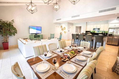 Playa Blanca Villa | Bristol Lake House - Private Pool - King Beds - Next to El Faro Beach Club