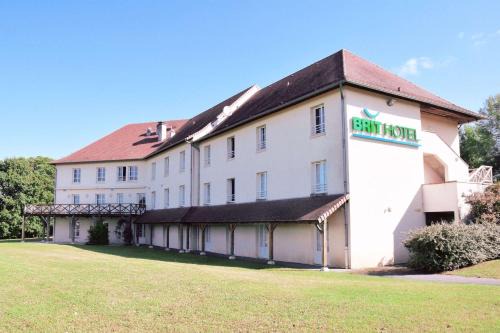 Saint-Yrieix-la-Perche Hotel | Brit Hotel Confort - La Tour Blanche