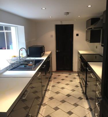Ferndale House | Brixton 5 bedroom Wonder
