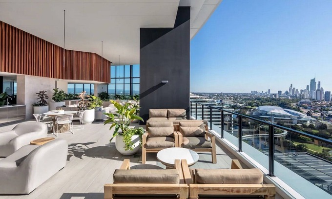 Broadbeach Apartment | Broadbeach Casino Private Apartment GCLR
