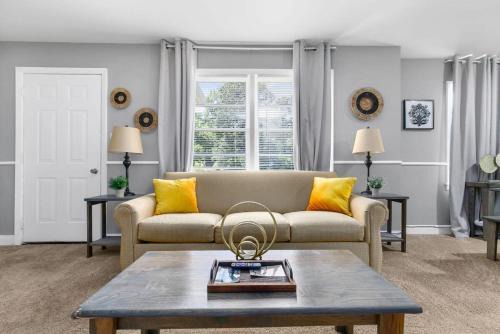 New Castle House | Broadmoor Bungalow - Both Units