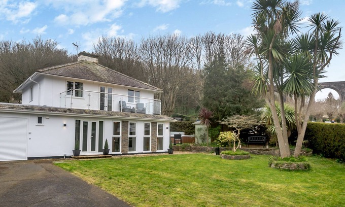 Galmpton House | BROADSANDS, pet friendly, character holiday cottage in Paignton