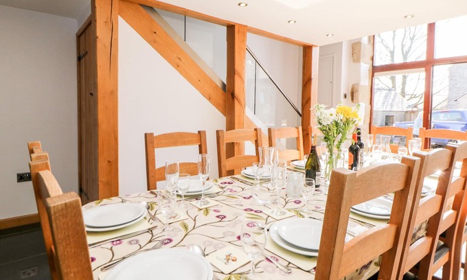 Millers Dale Cottage | Broadway Barn