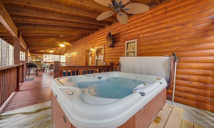 Golden Cabin | Broken Bow Cabin on 1 Acre w/Hot Tub & Fire Pit!