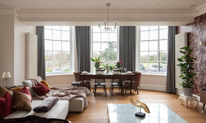 Plaistow and Sundridge Apartment | Bromley- Exclusively luxurious, high spec 2 bed/2 bath flat on private grounds