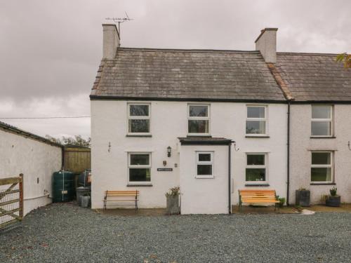 Llanfairpwllgwyngyll House | Bron Gadair