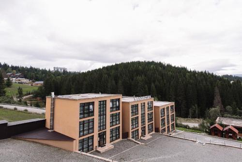 Yablunytsya Hotel | Brooklyn 2
