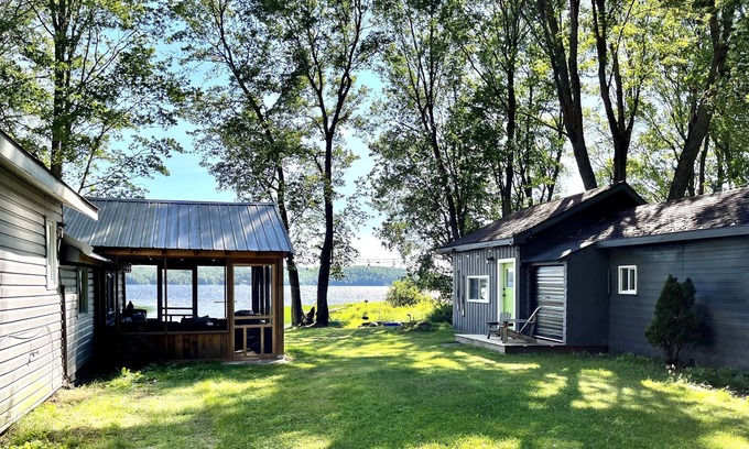 Armour Cottage | Brooks' & Laurie's Cottage on Pickerel Lake