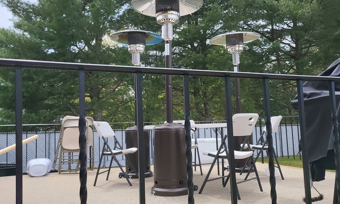 Stoughton House | Brown sugar private one bedroom few minutes away grocery stores, dollar tree,bjs