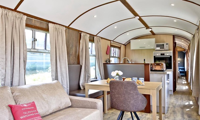 Dawlish Warren Ski Chalet | Brunel Boutique Railway Carriage 2