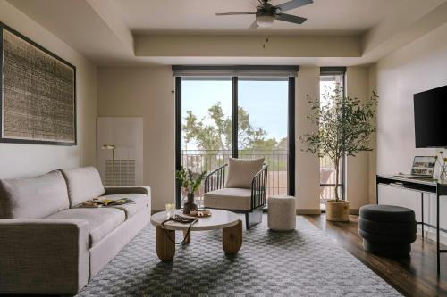 Jefferson Park Apartment | Bryant, Sonder Apartment by Marriott Bonvoy