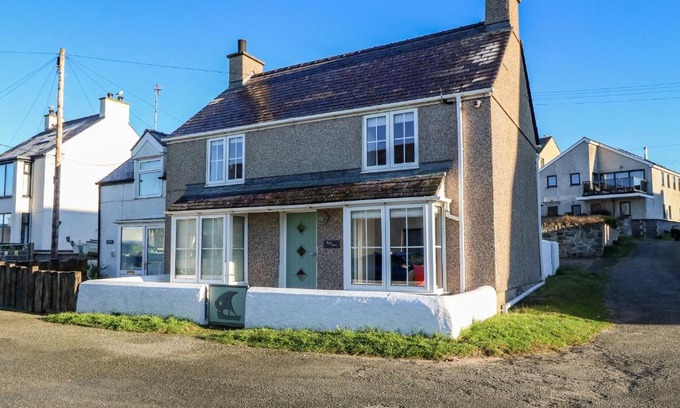 Rhosneigr House | Bryn Tirion - Rhosneigr