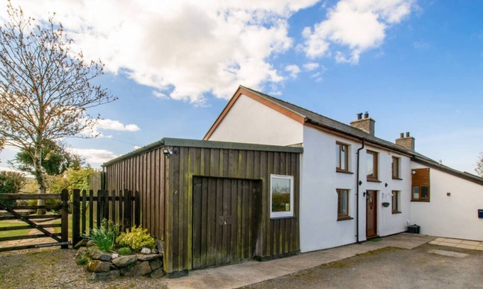 Glandyfi House | Brynmeurig in Aberystwyth