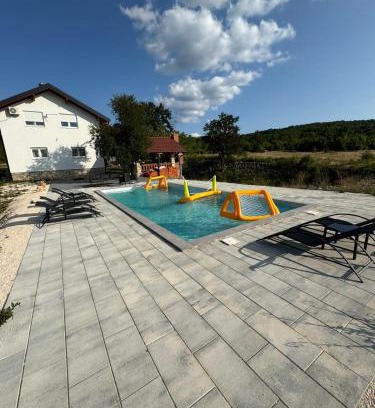 Canton 10 Villa | Buško Escape beach