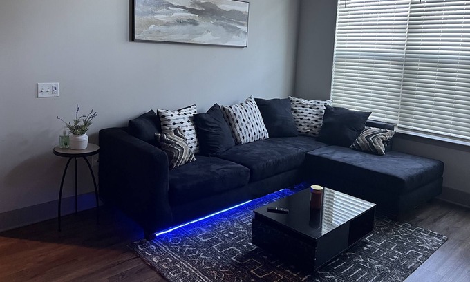 Lindbergh House | Buckhead Luxury 2bed 2bath Unit!!!