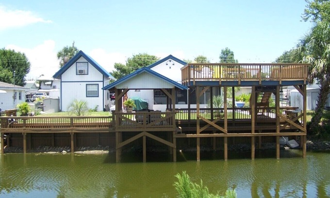 Buckhead Ridge House | Buckhead Ridge Waterfront House-It's 5:00 Somewhere in Buckhead Ridge