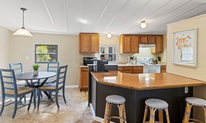 Greenville - Spartanburg House | Buckhorn Escape- 1 mi to State Park, 15min to DT