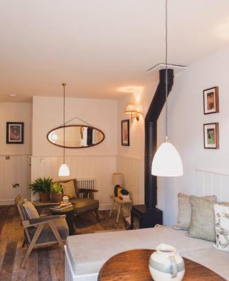 Broadstairs Apartment | Buckingham Mews Flint Cottage 2