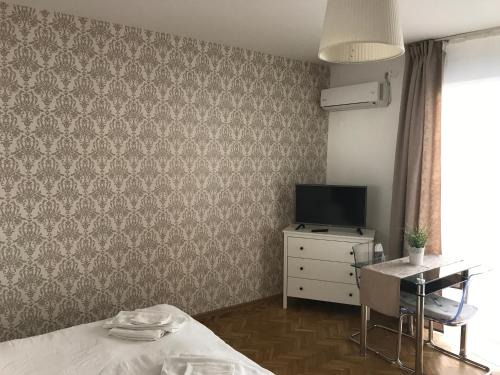 Ujlipotvaros Apartment | Budapest Downtown Apartments with Balcony & optional Garage & Restaurant in the building