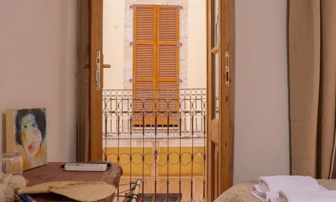 Vlore Bed & Breakfast | Buddha House Hotel and Cocktail Bar