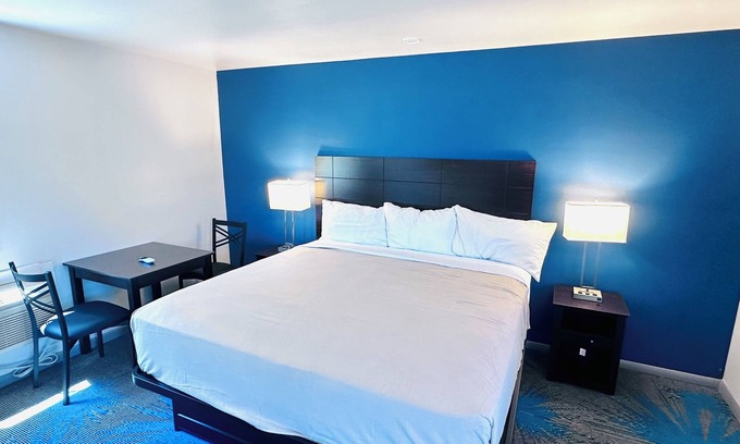 Manistique Hotel | Budget Host Inn Manistique