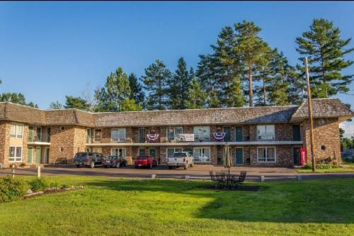 Ironwood Hotel | Budget Host Inn